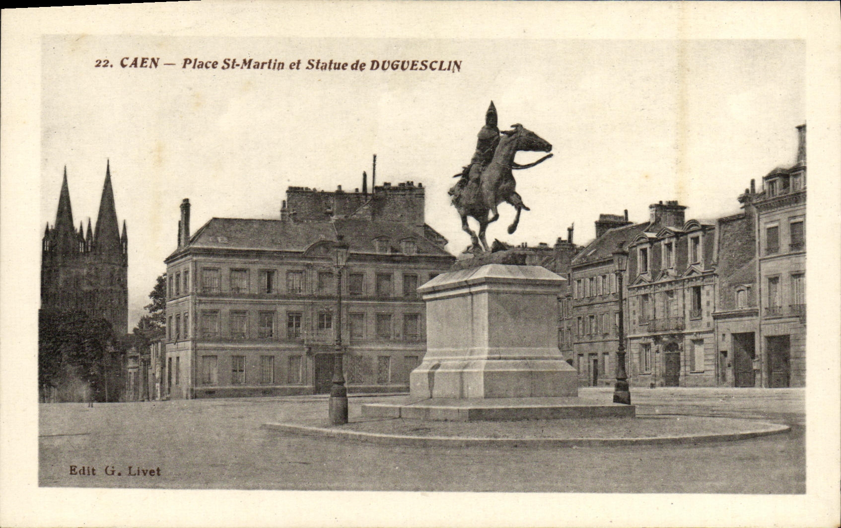 CPA Caen Place St Martin Statue de Duguesclin