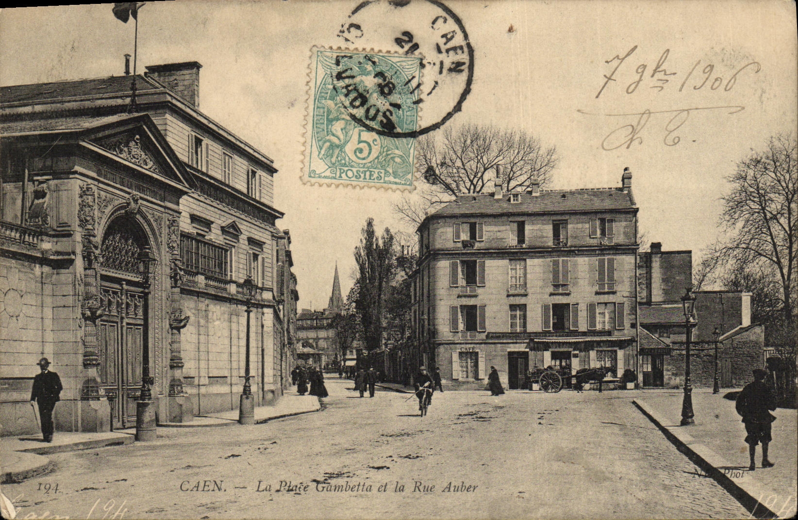 CPA Caen La Place Gambetta et la Rue Auber