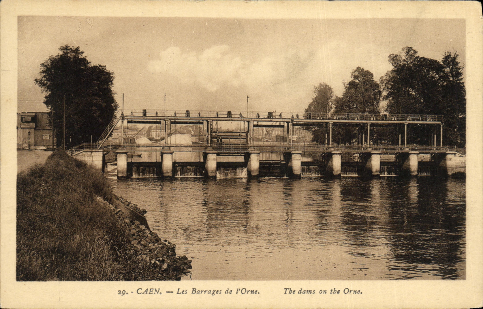 CPA Caen Les Barrages de L Orne
