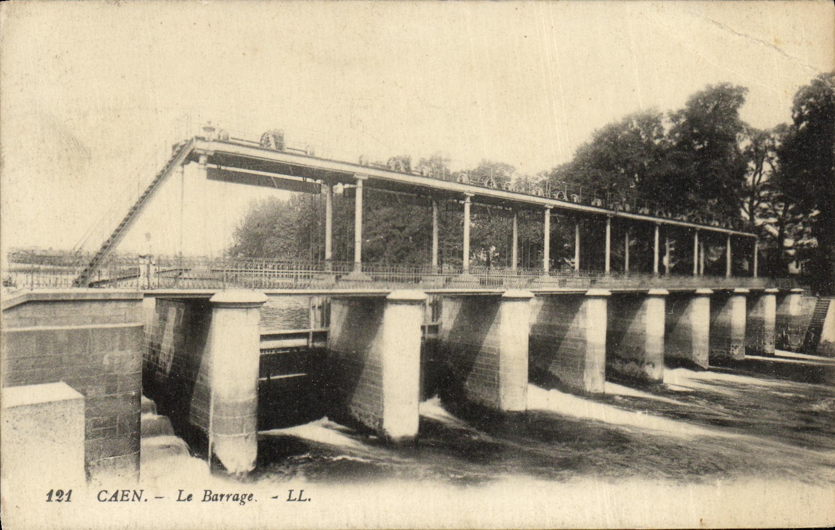 CPA Caen Le Barrage