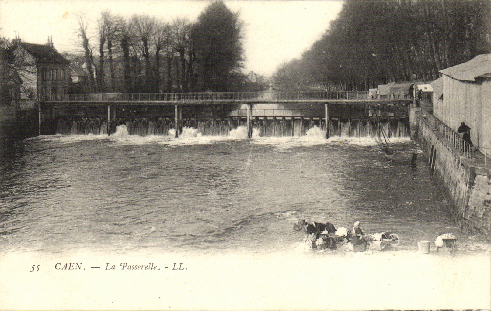 CPA Caen La Passerelle Lavandieres
