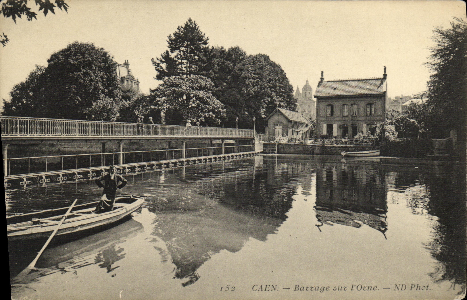 CPA Caen Le Barrage sur L Orne