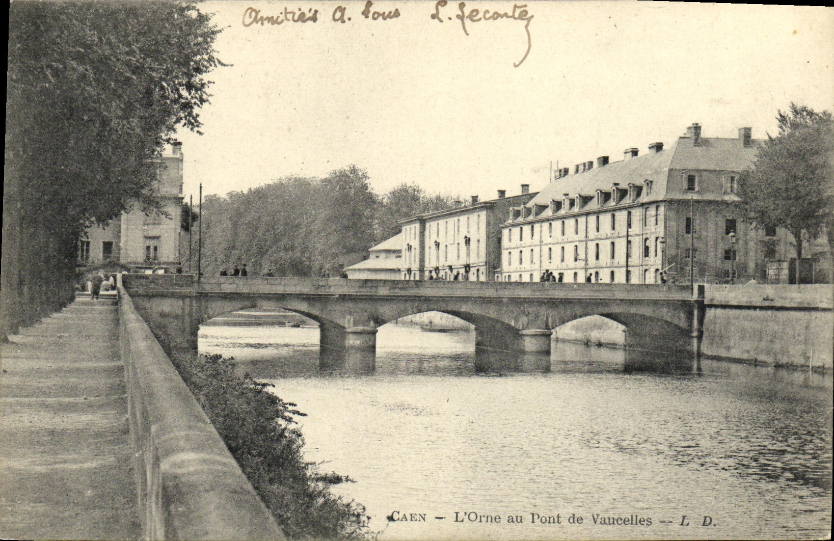 Caen — L'Orne au Pont de Vaucelles — L. D.