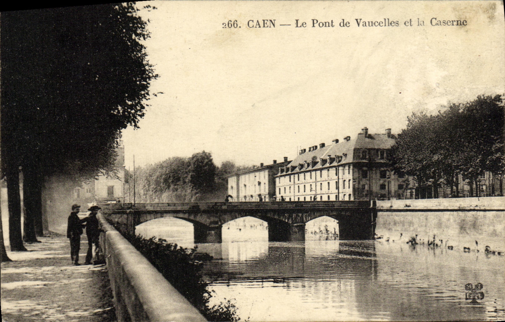 CAEN — Le Pont de Vaucelles et la Caserne — Éditeur anonyme, n° 266