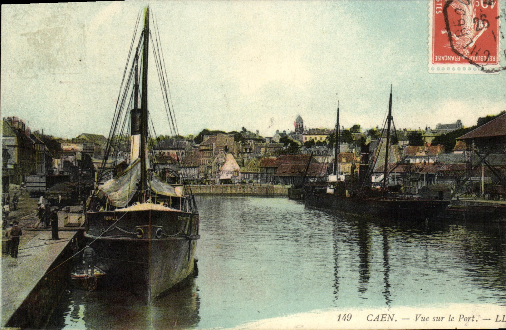 CPA Caen Vue sur le Port Bateaux