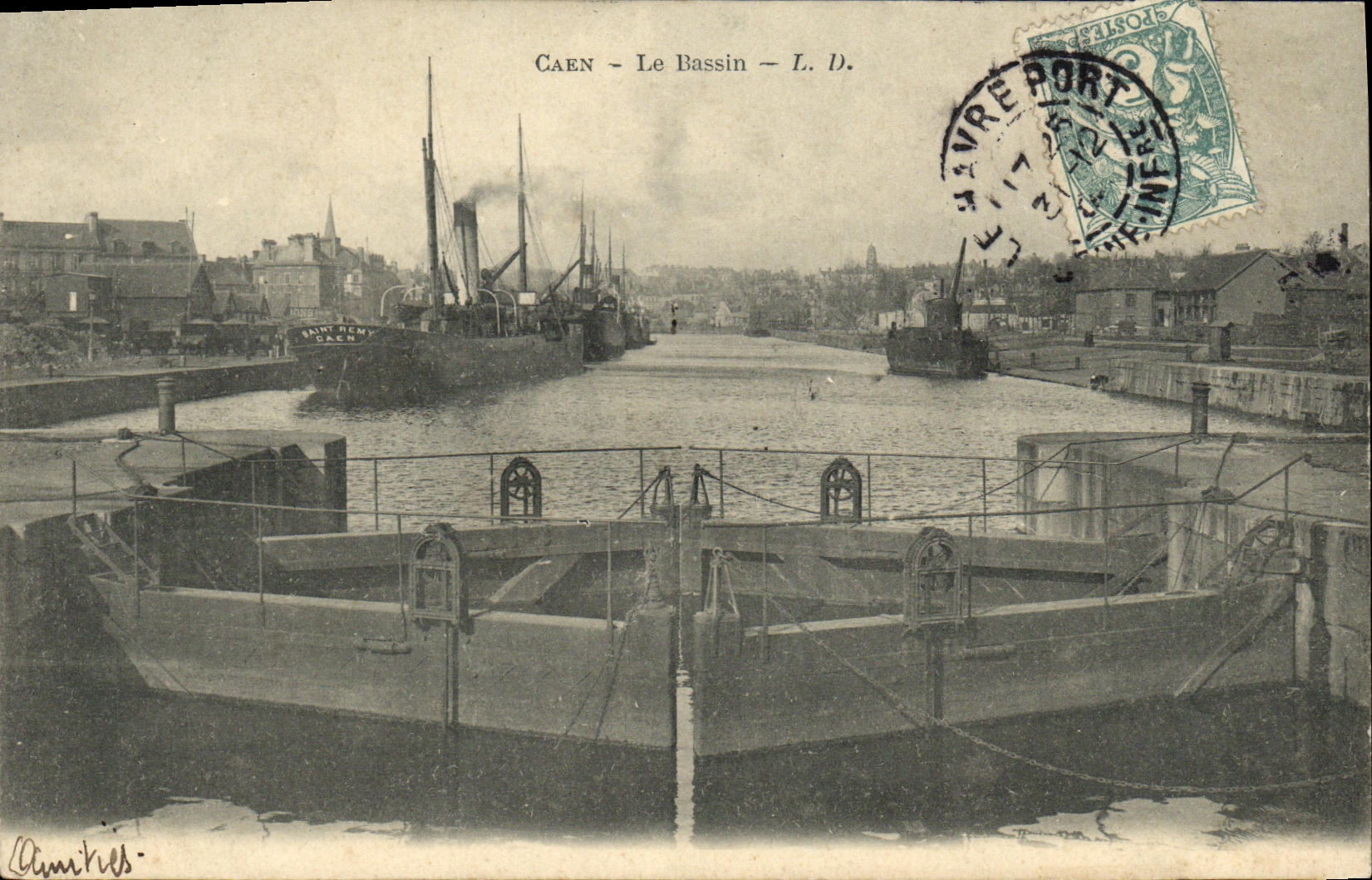 CPA Caen Le Bassin Bateaux