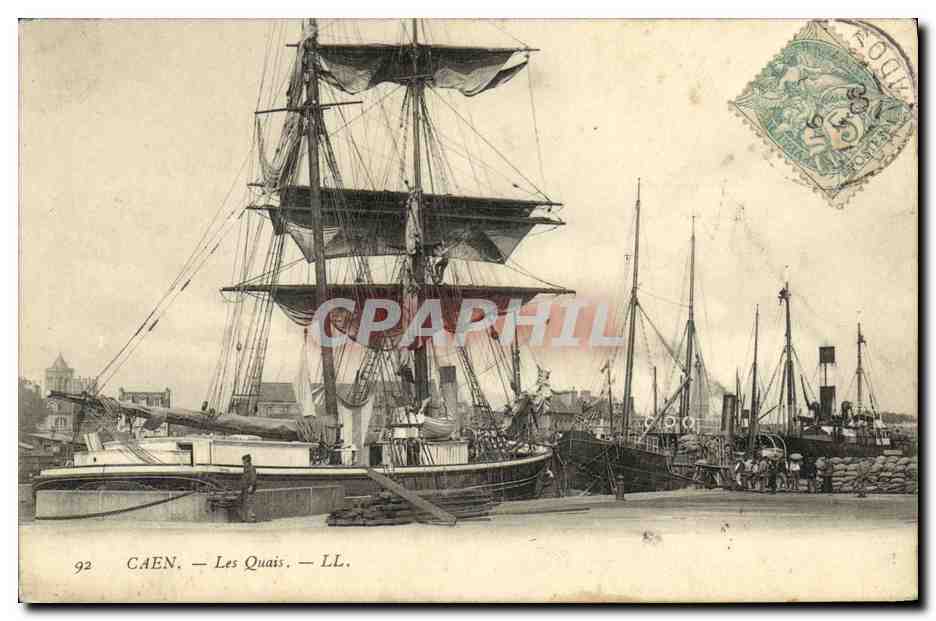 CPA Caen Les Quais Bateaux
