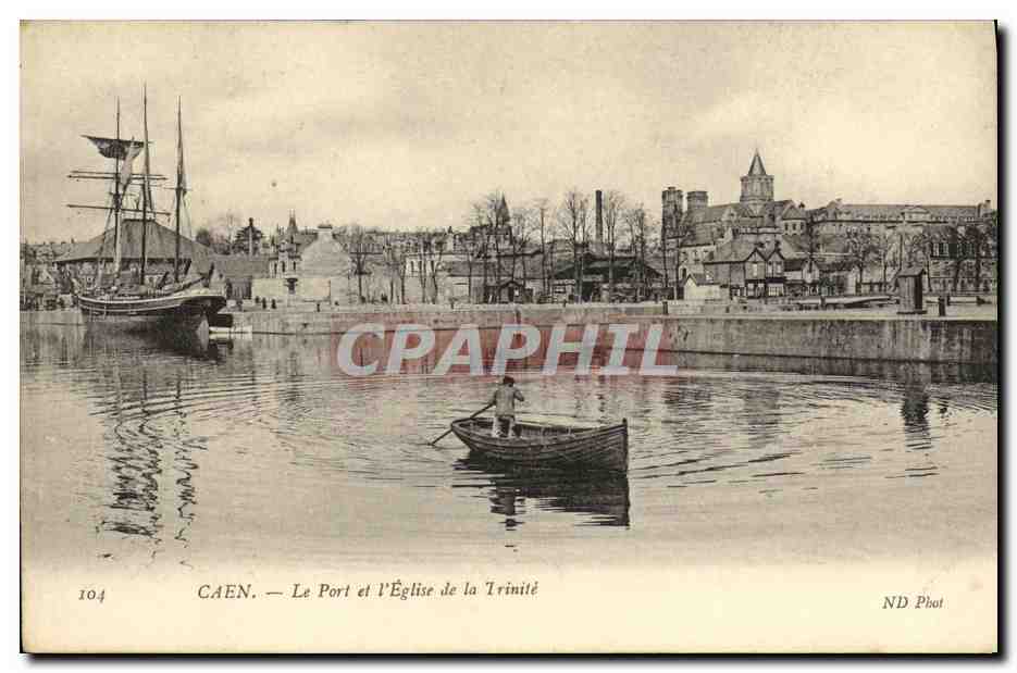CPA Caen Le Port et l Eglise de la Trinite Bateaux