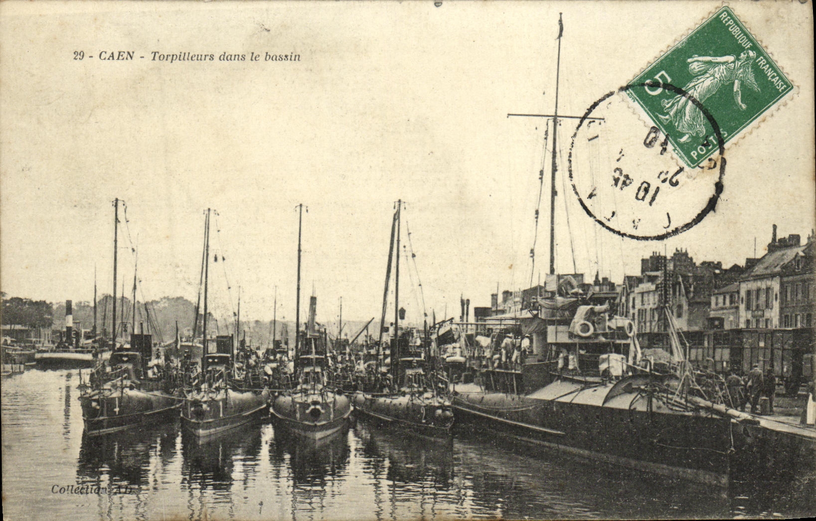 CPA Caen Torpilleurs dans le bassin Bateaux