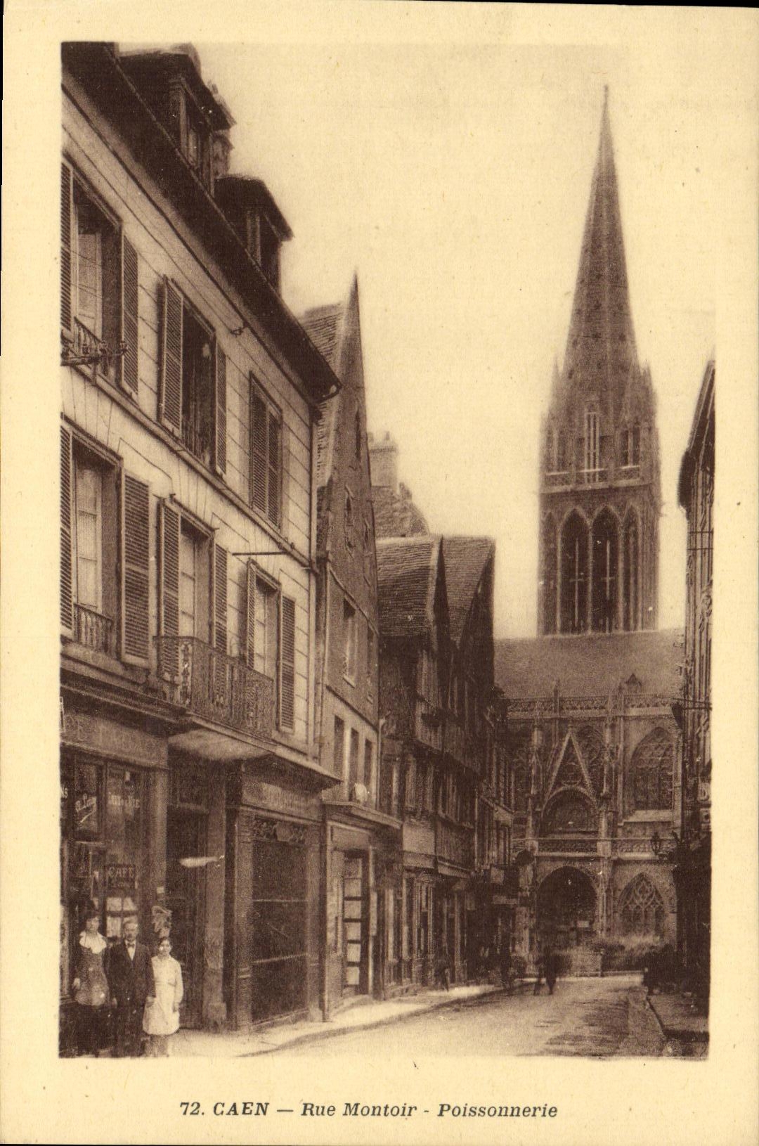 CPA Caen Rue Montoir Poissonnerie