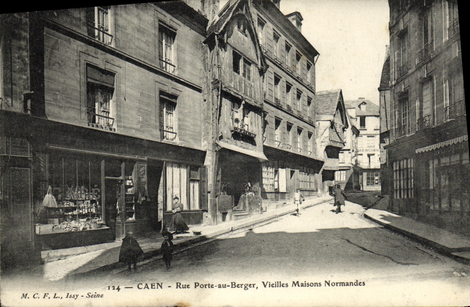CPA Caen La Rue Porte au Berger Vieilles Maisons Normandes