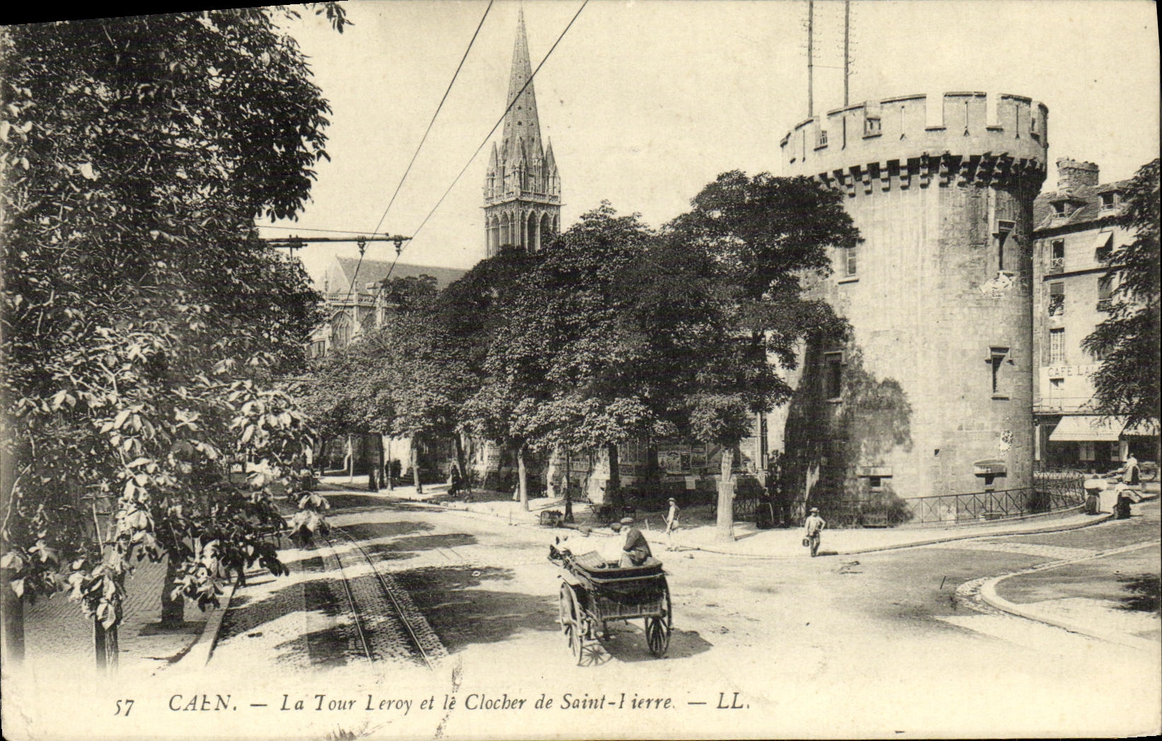CPA Caen La Tour Leroy et le Clocher de Saint Pierre