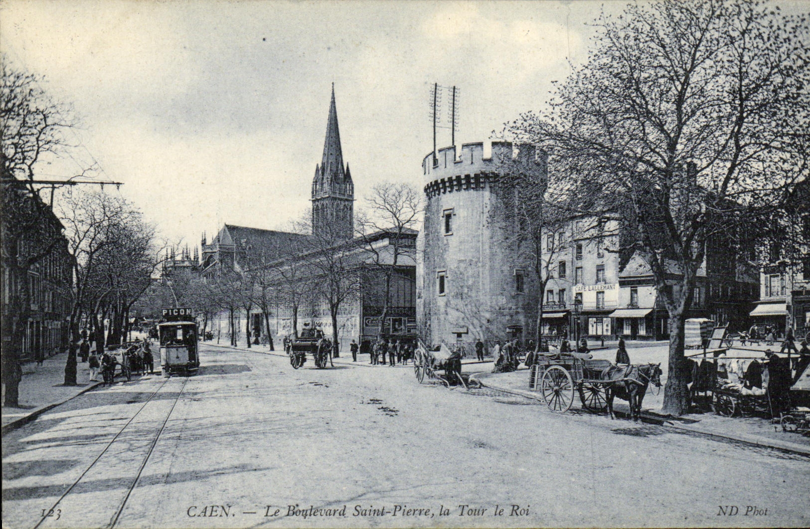 CPA Caen Le Boulevard Saint Pierre la Tour le Roi