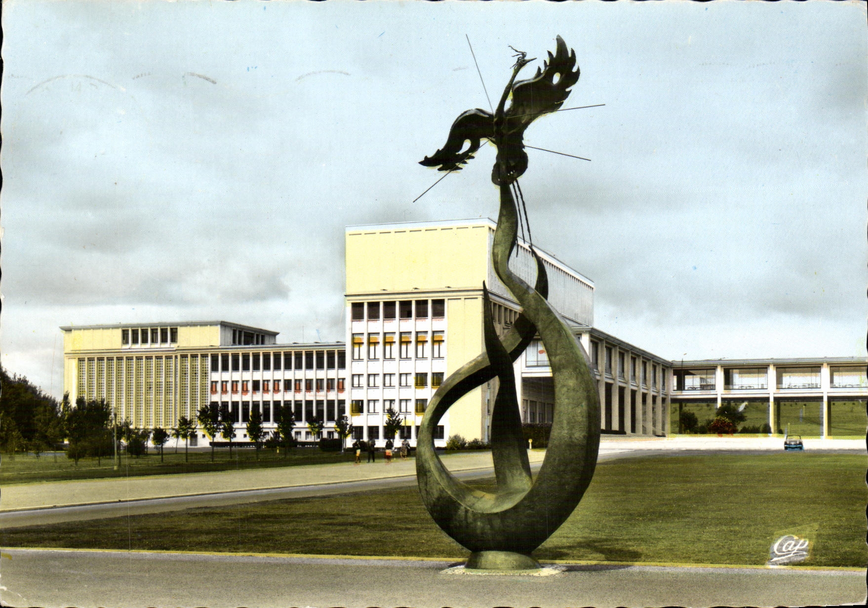 CPSM Caen Devant L Universite Le Phenix