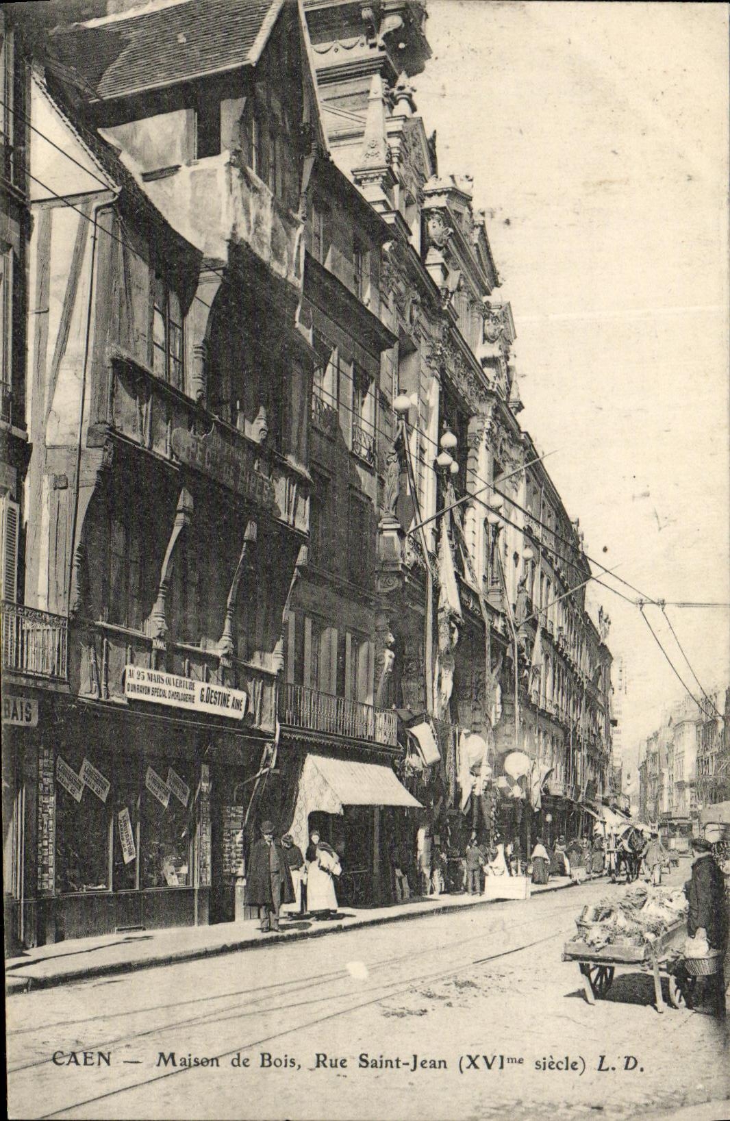 CPA Caen Maisons de Bois Rue Saint Jean