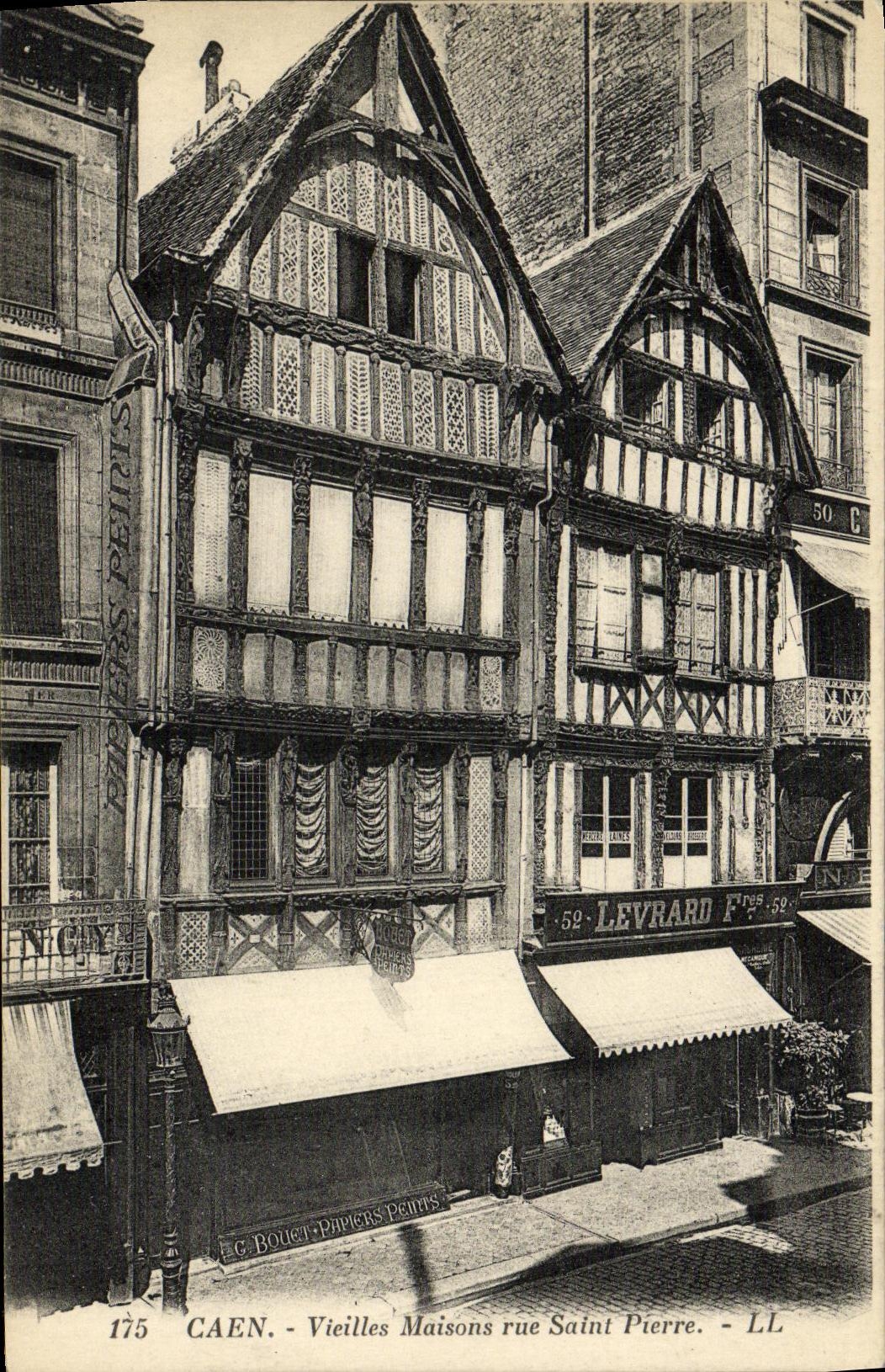 CPA Caen Vieilles Maisons Rue Saint Pierre Levrard