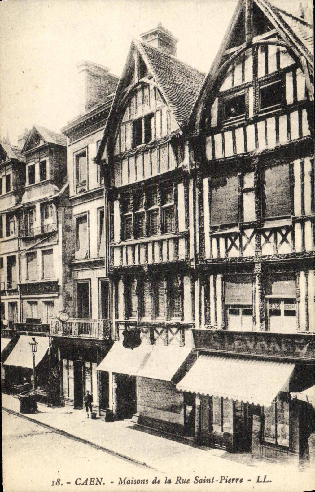 CPA Caen Vieilles Maisons Rue Saint Pierre Levrard