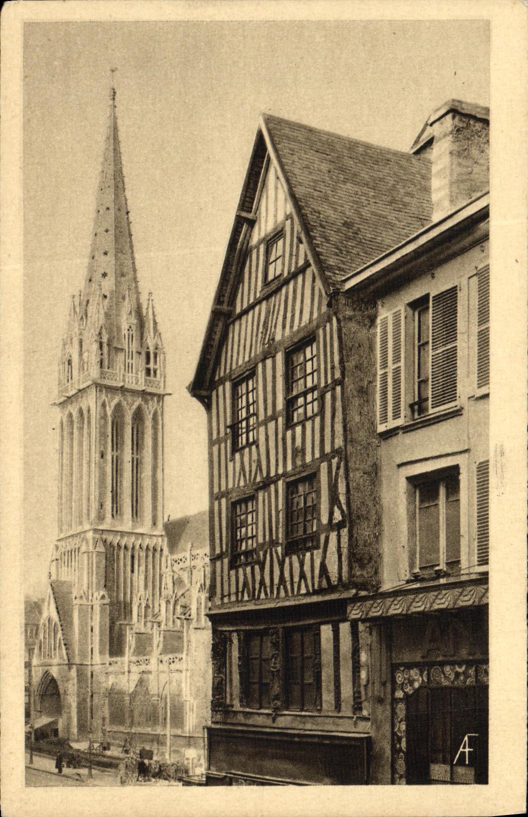 CPA Caen Place et Eglise Saint Pierre Vieille Maisons de la Rue Saint Jean