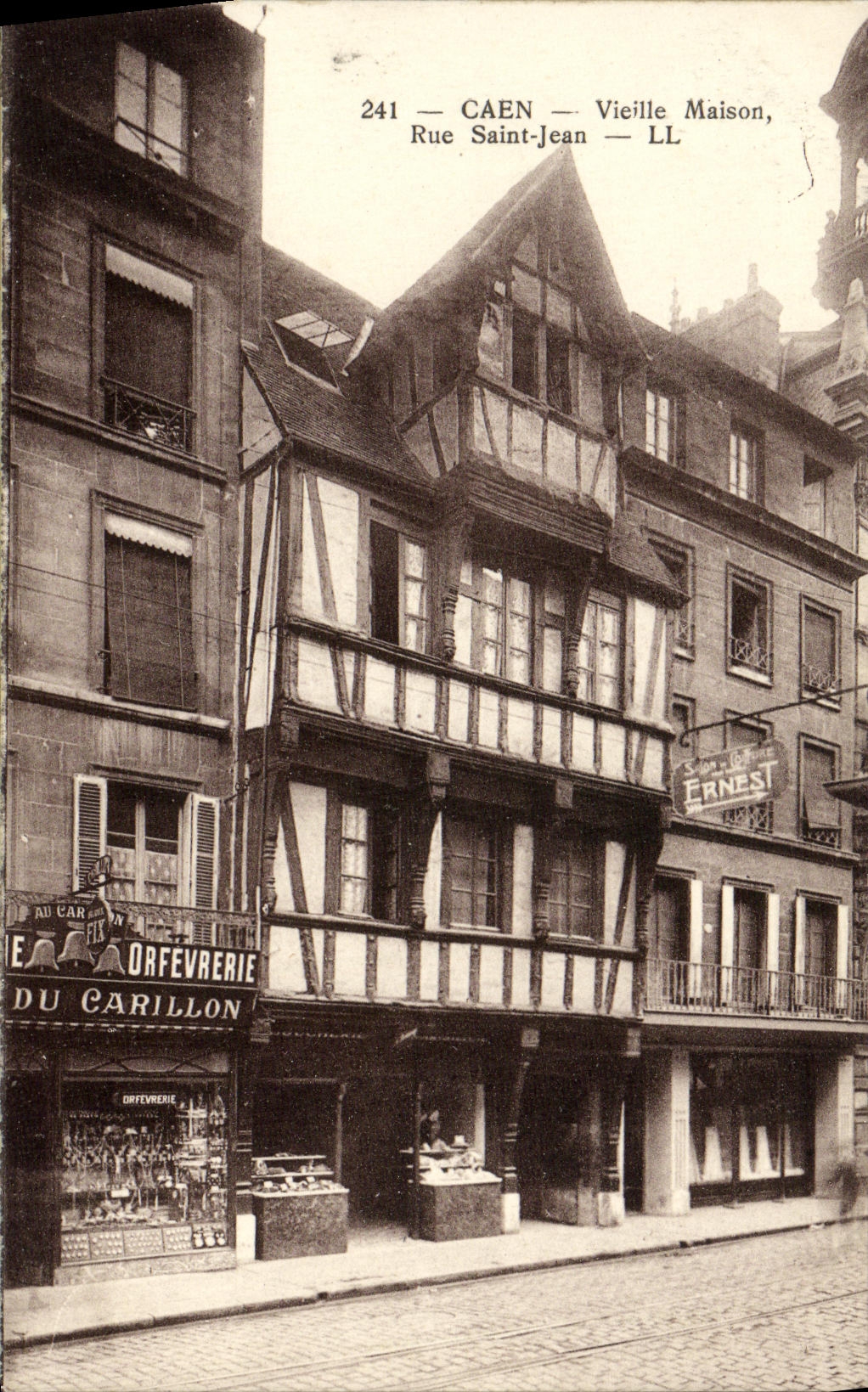 Caen — Vieille Maison, Rue Saint-Jean — LL