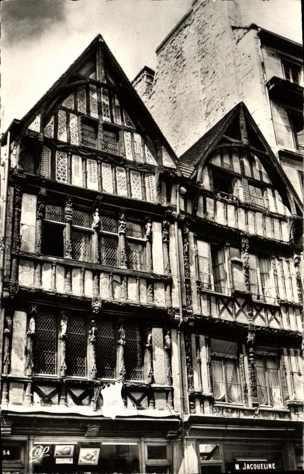 CPSM Caen Vieilles Maisons Rue Saint Pierre Jacqueline 