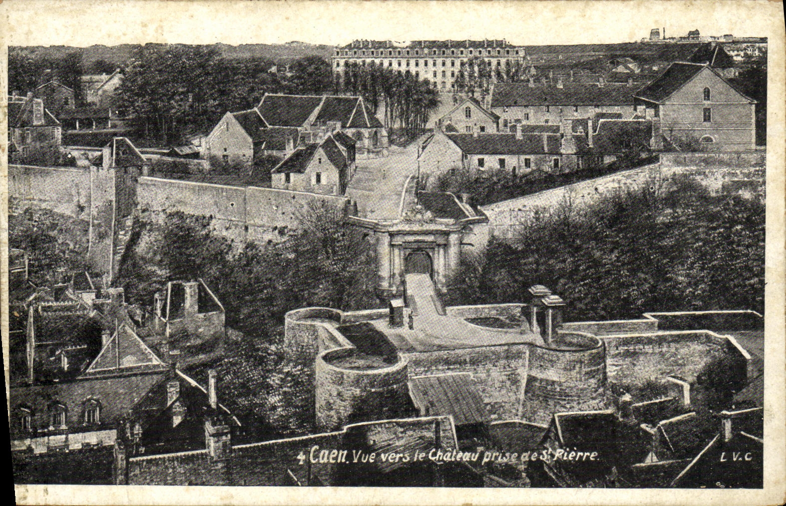 Caen. Vue vers le Château prise de St-Pierre — L.V.C.