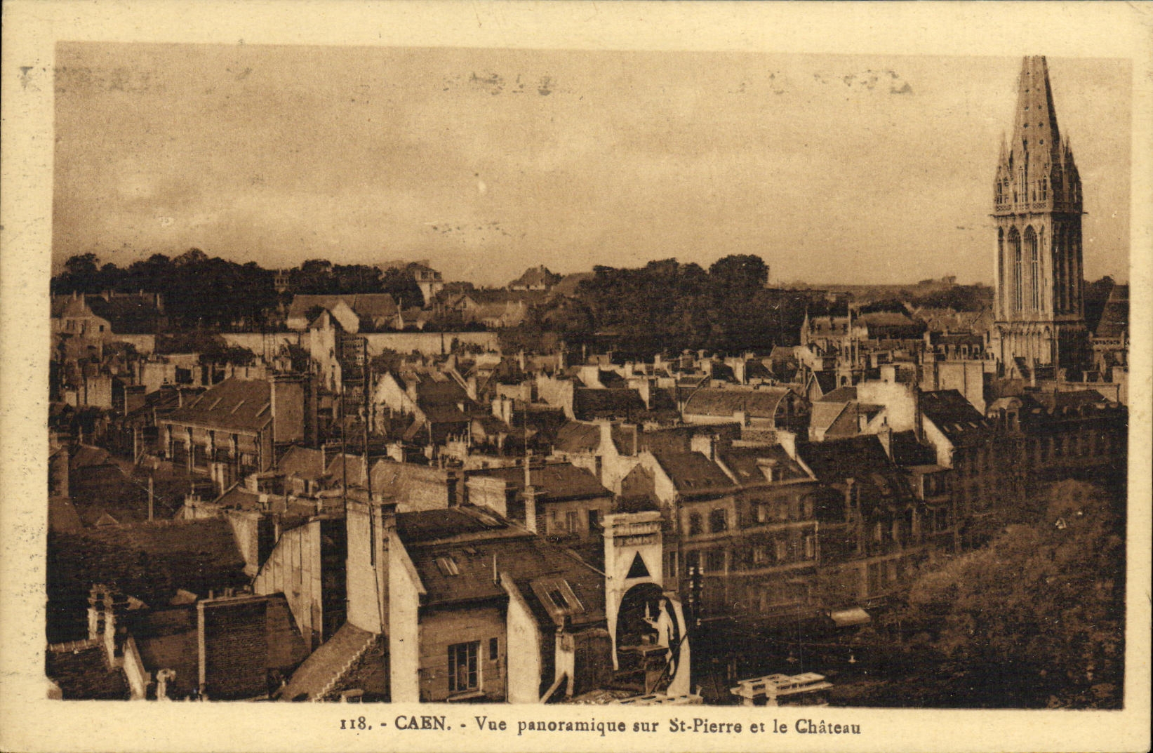 CPA Caen Vue Panoramique sur St Pierre et le Chateau