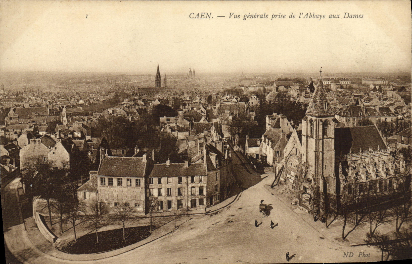 CPA Caen Vue Generale prise de l Abbaye aux Dames