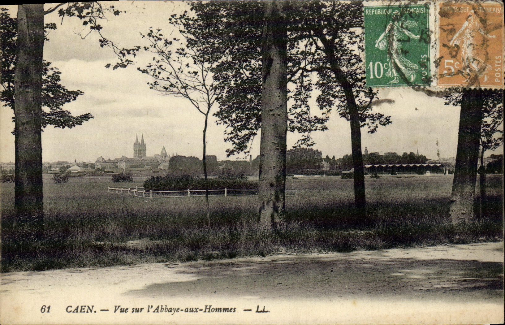 CAEN — Vue sur l'Abbaye-aux-Hommes — LL. — N°61
