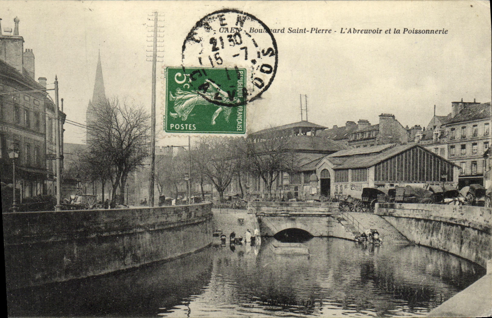 CPA Caen Bouluvard Saint Pierre L Abreuvoir et la Poissonnerie
