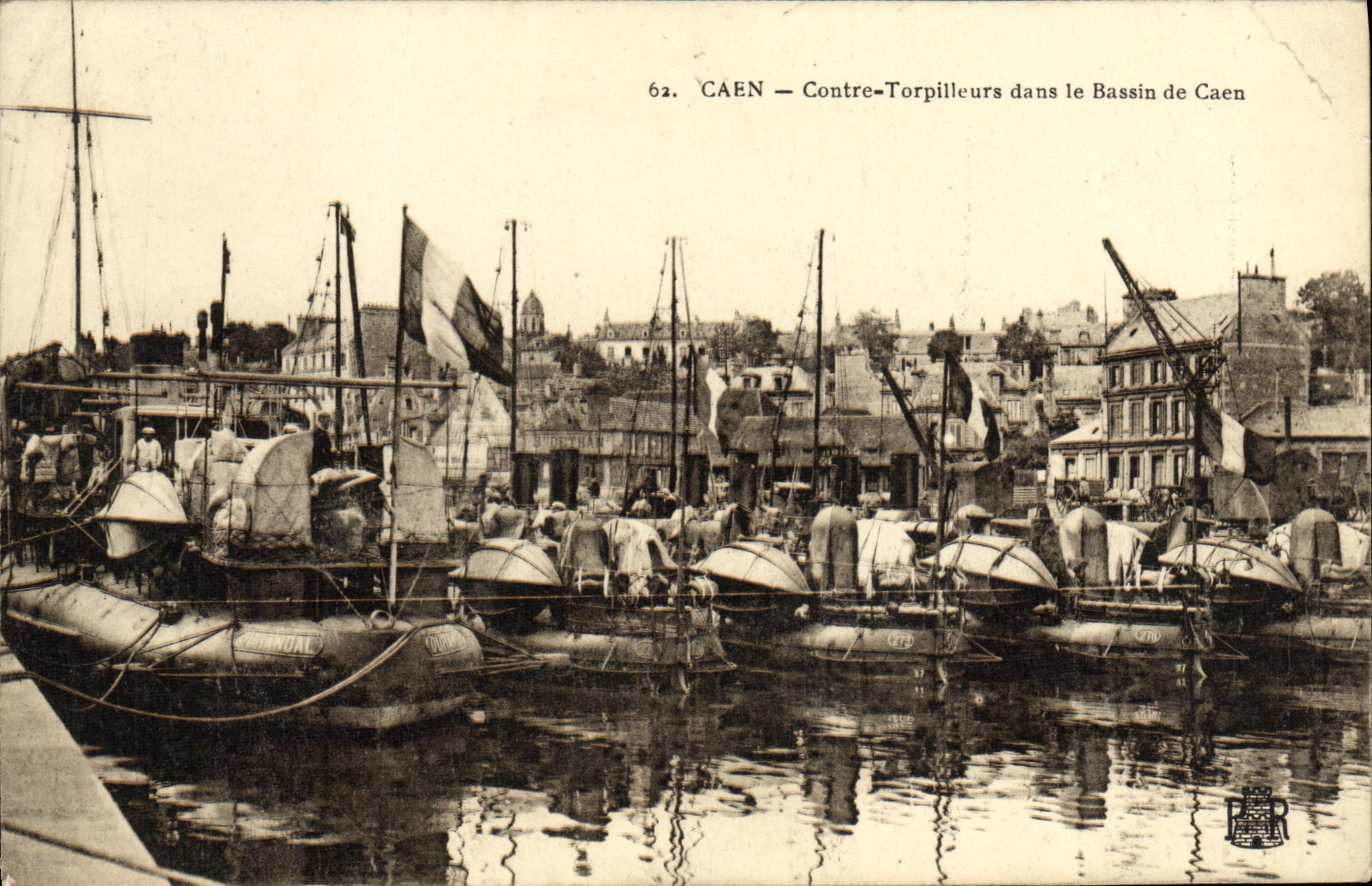 CPA Caen Contre Torpilleurs dans le Bassin de Caen