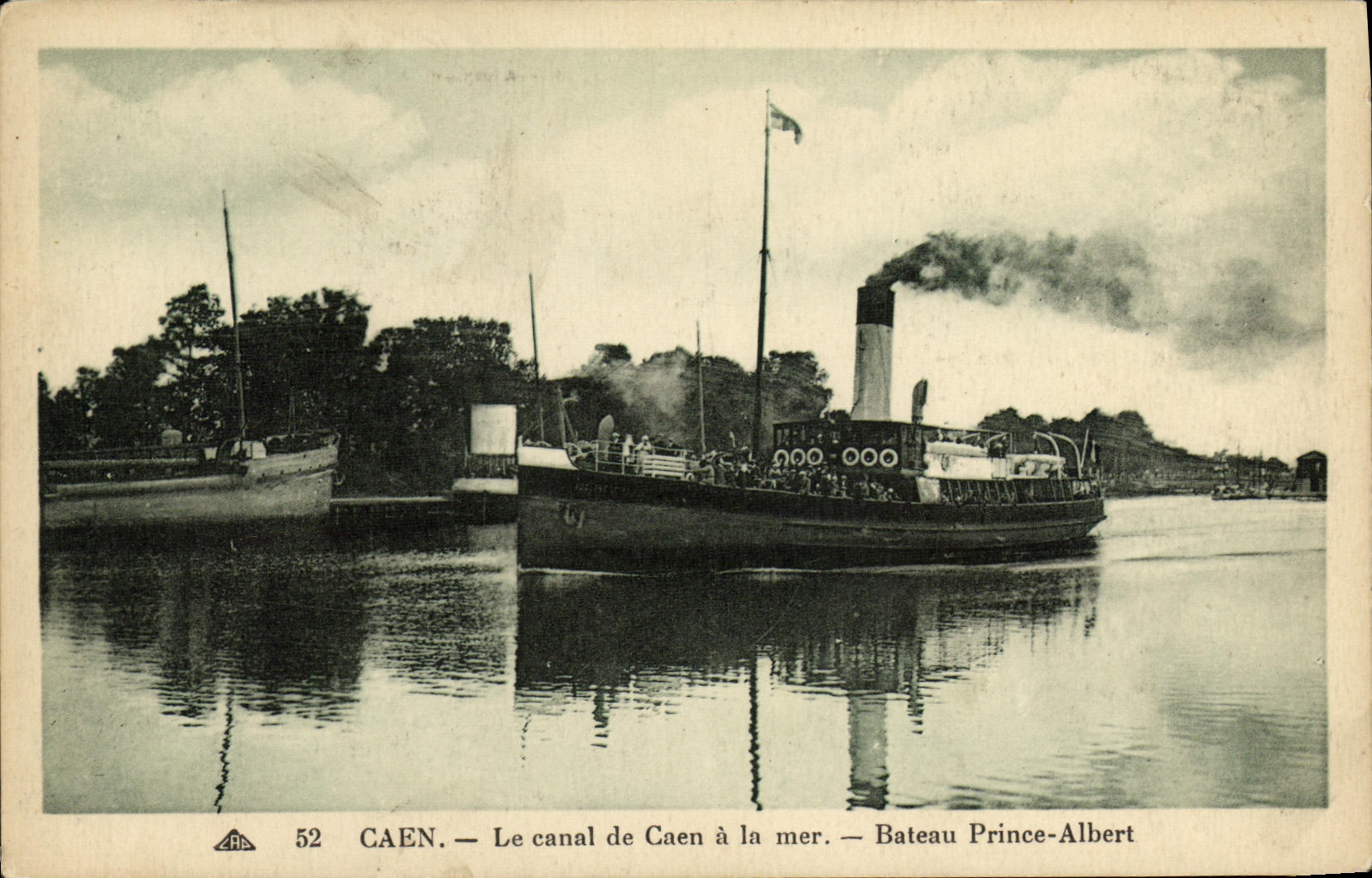 CPA Caen Le Canal de Caen a la Mer Bateau Prince Albert