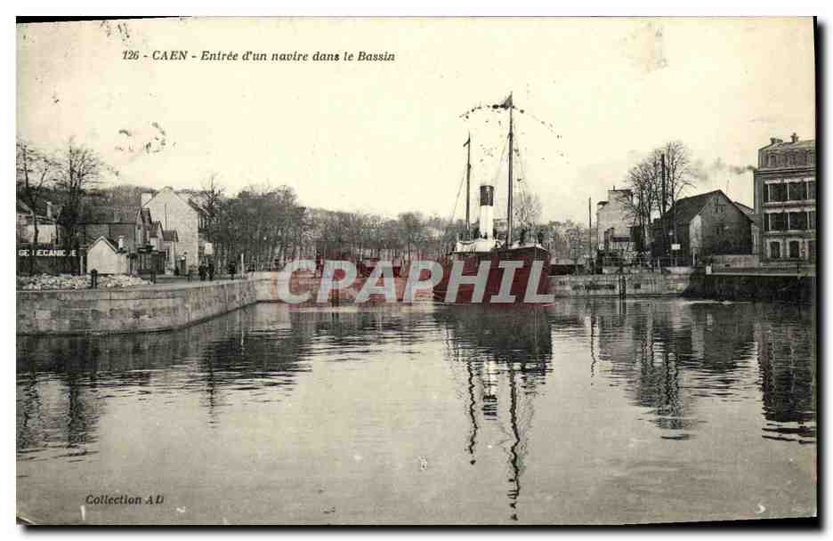CAEN — Entrée d'un navire dans le Bassin — Collection AD