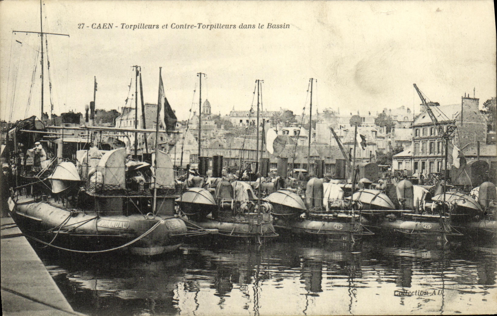 CAEN - Torpilleurs et Contre-Torpilleurs dans le Bassin — Collection AD