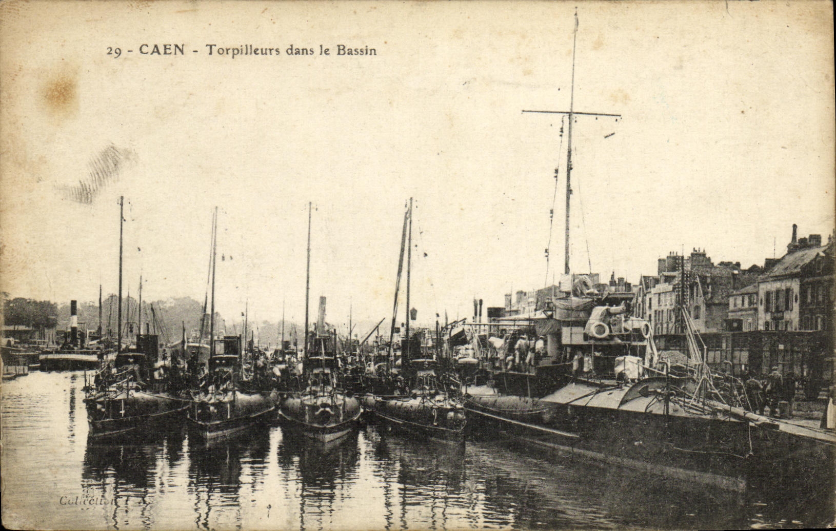 CPA Caen Torpilleurs dans le Bassin Bateaux