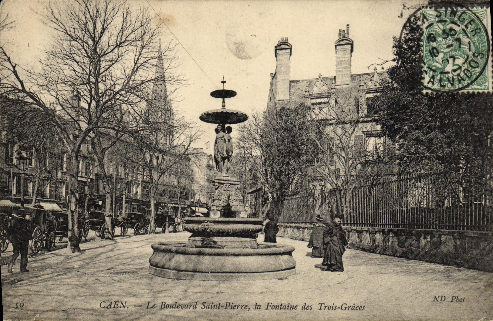 CAEN — Le Boulevard Saint-Pierre, la Fontaine des Trois-Grâces — ND Phot
