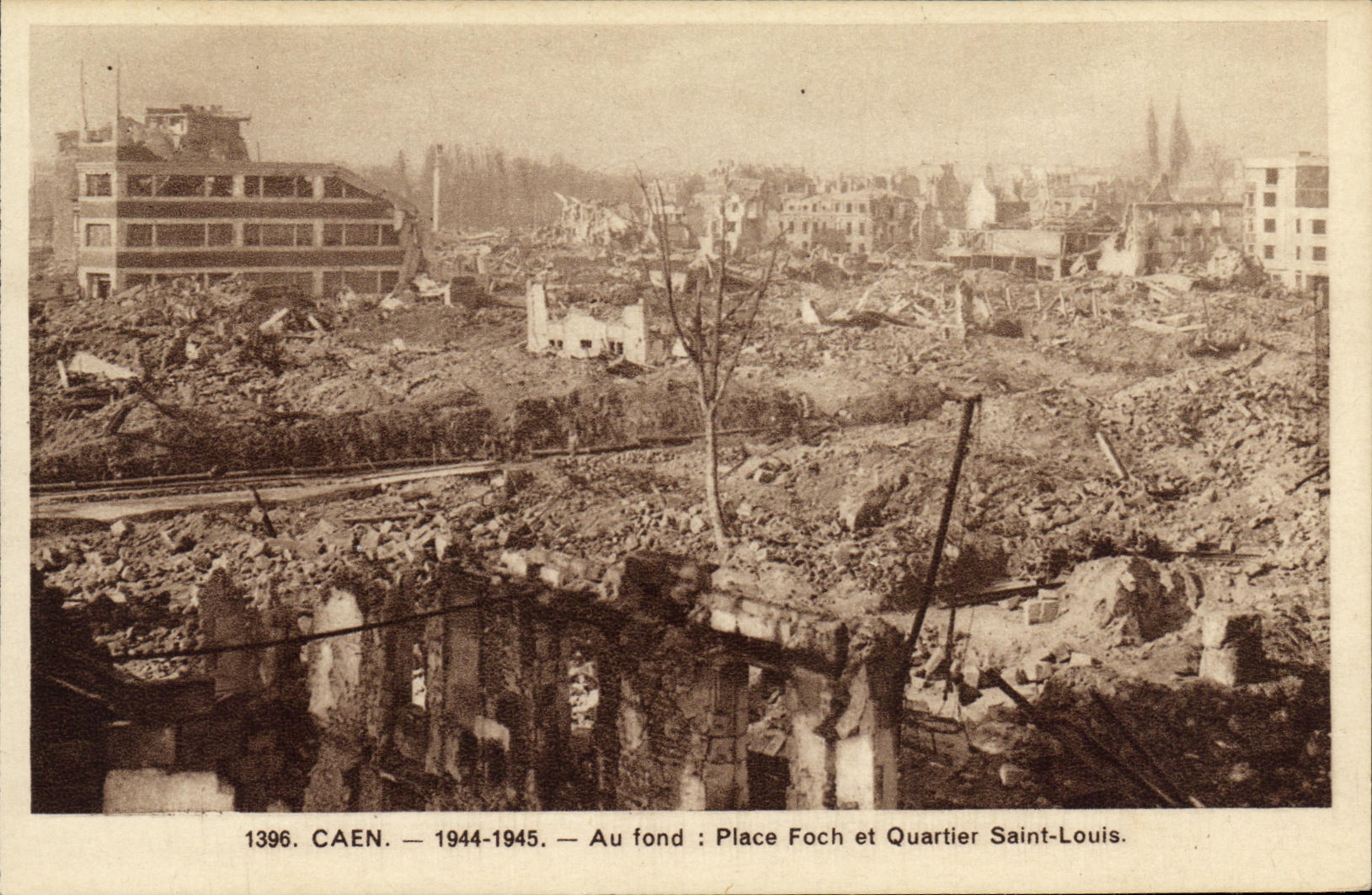 Caen — Ruines de la Place Foch et du Quartier Saint-Louis — Édition R. Delartalle et Cie