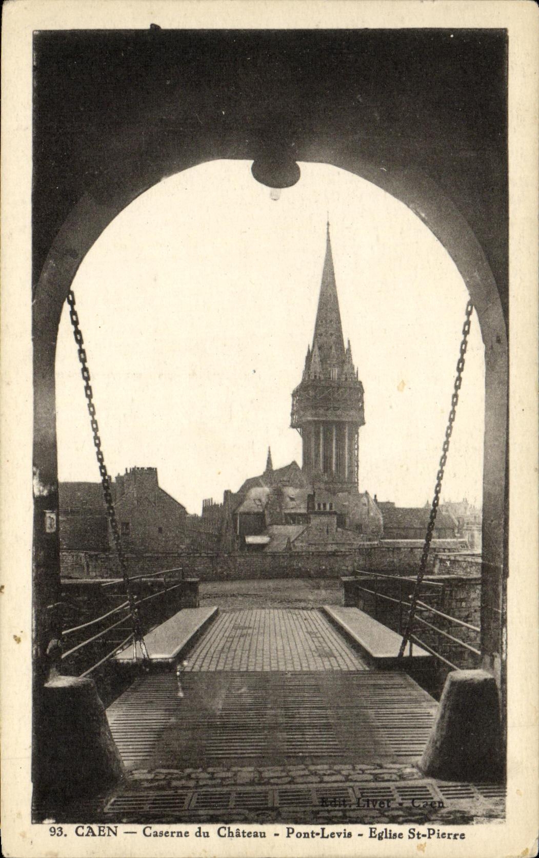 CPA Caen Caserne du Chateau Pont Levis Eglise St Pierre