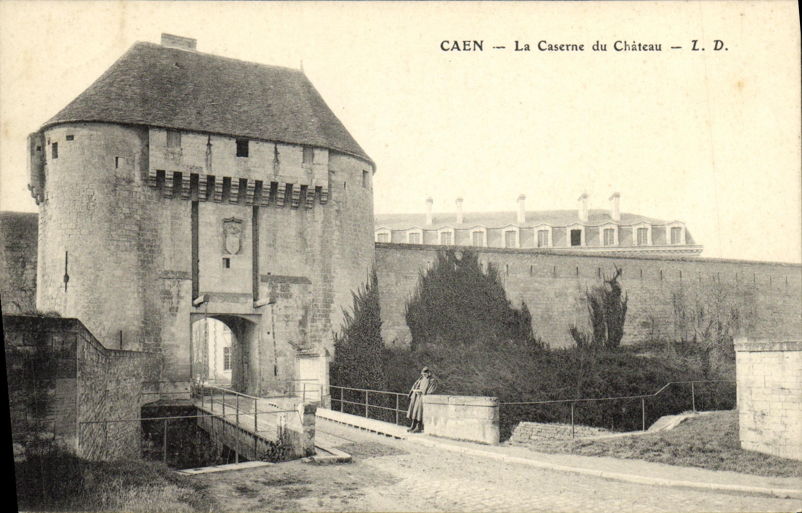 CPA Caen La Caserne du Chateau