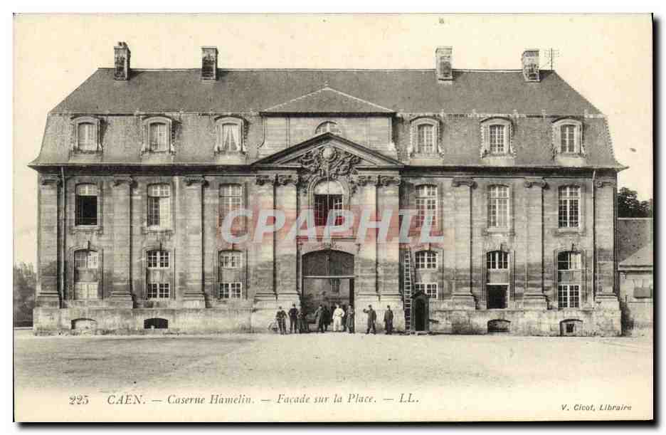 CPA Caen Caserne Hamelin Facade sur la Place Militaria