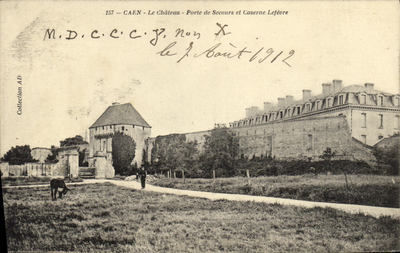 CPA Caen Le Chateau porte de Secours et Caserne Lefevre Militaria