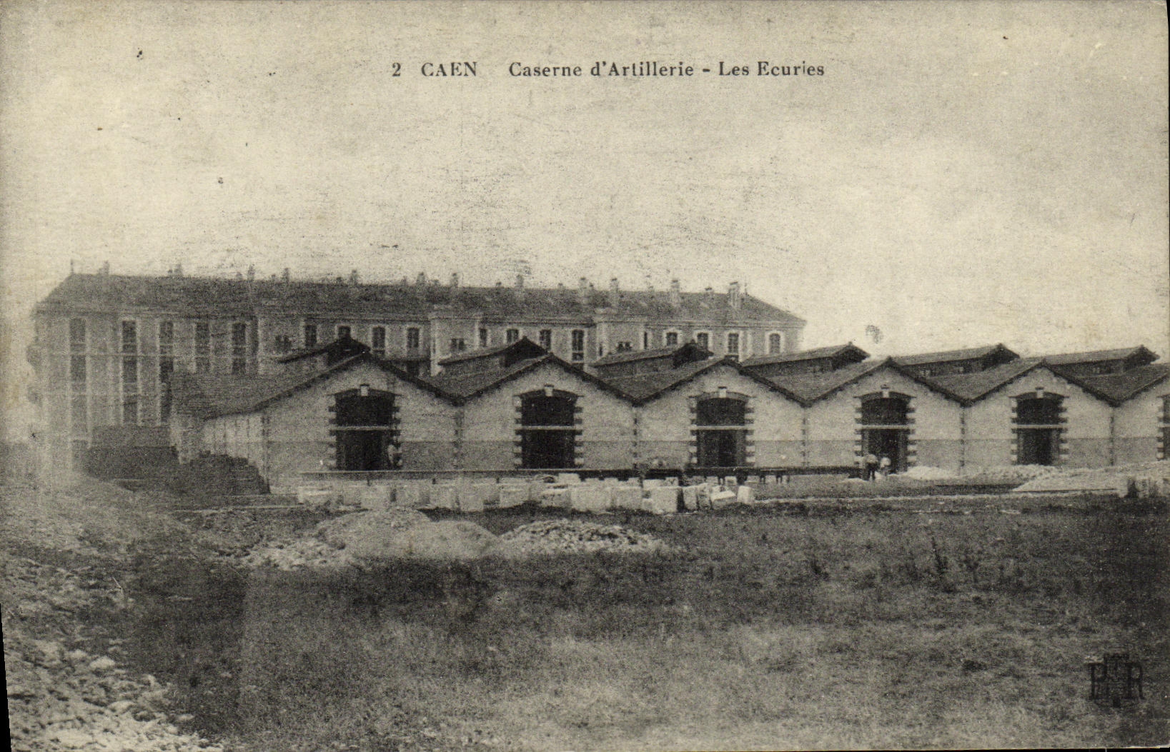 Caen - Caserne d'Artillerie - Les Ecuries — Éditeur PER, n°2