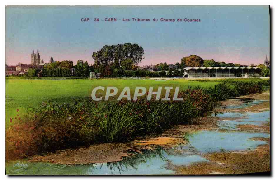 Caen — Die Tribünen des Pferderennplatzes — Adia