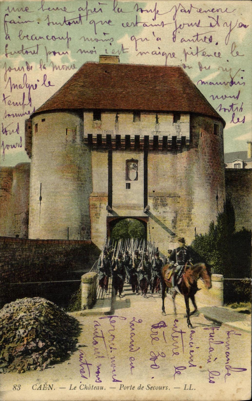 CPA Caen Le Chateau Porte de Secours Militaria Chevaux