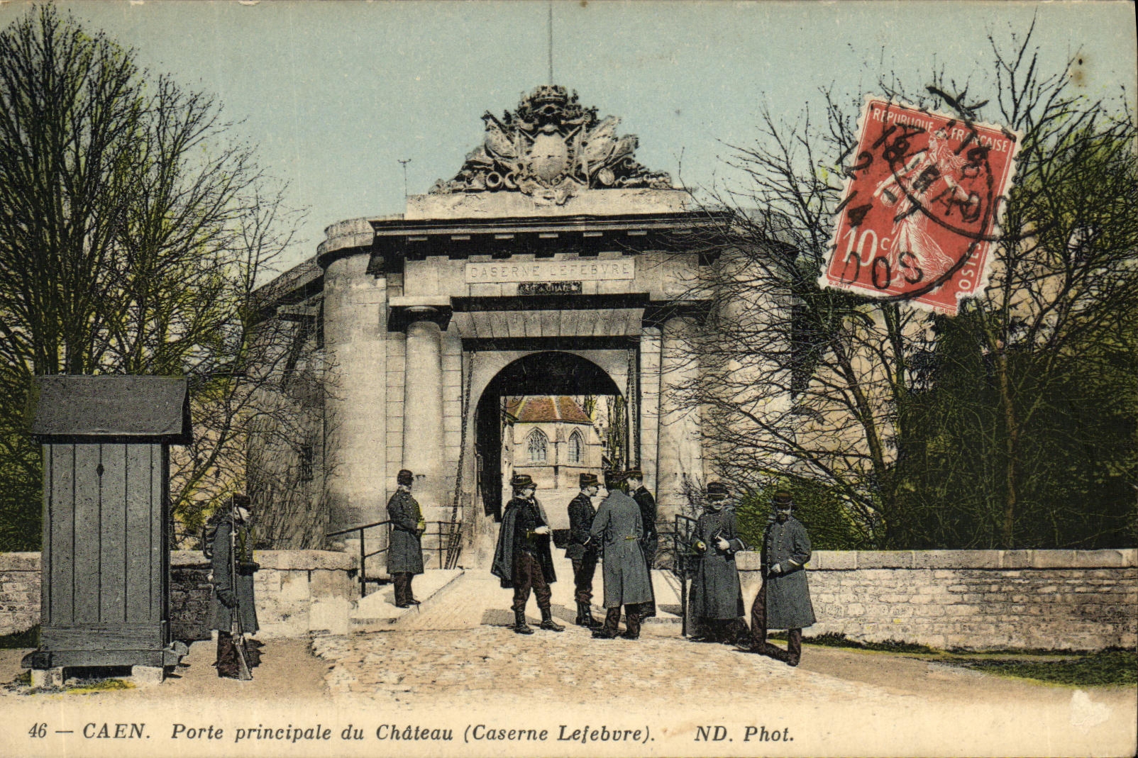 Caen — Porte principale du Château (Caserne Lefebvre) — ND. Phot.