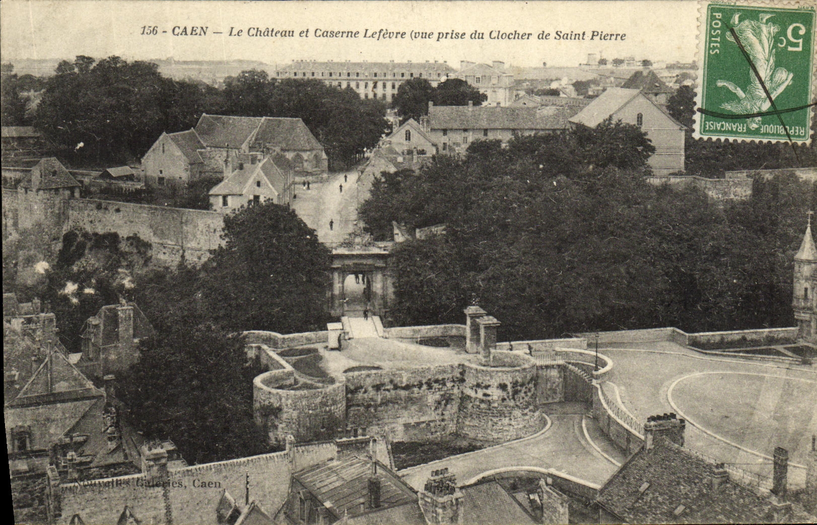CPA Caen Le Chateau et Caserne Lefevre vue prise du clocher de Saint Pierre 