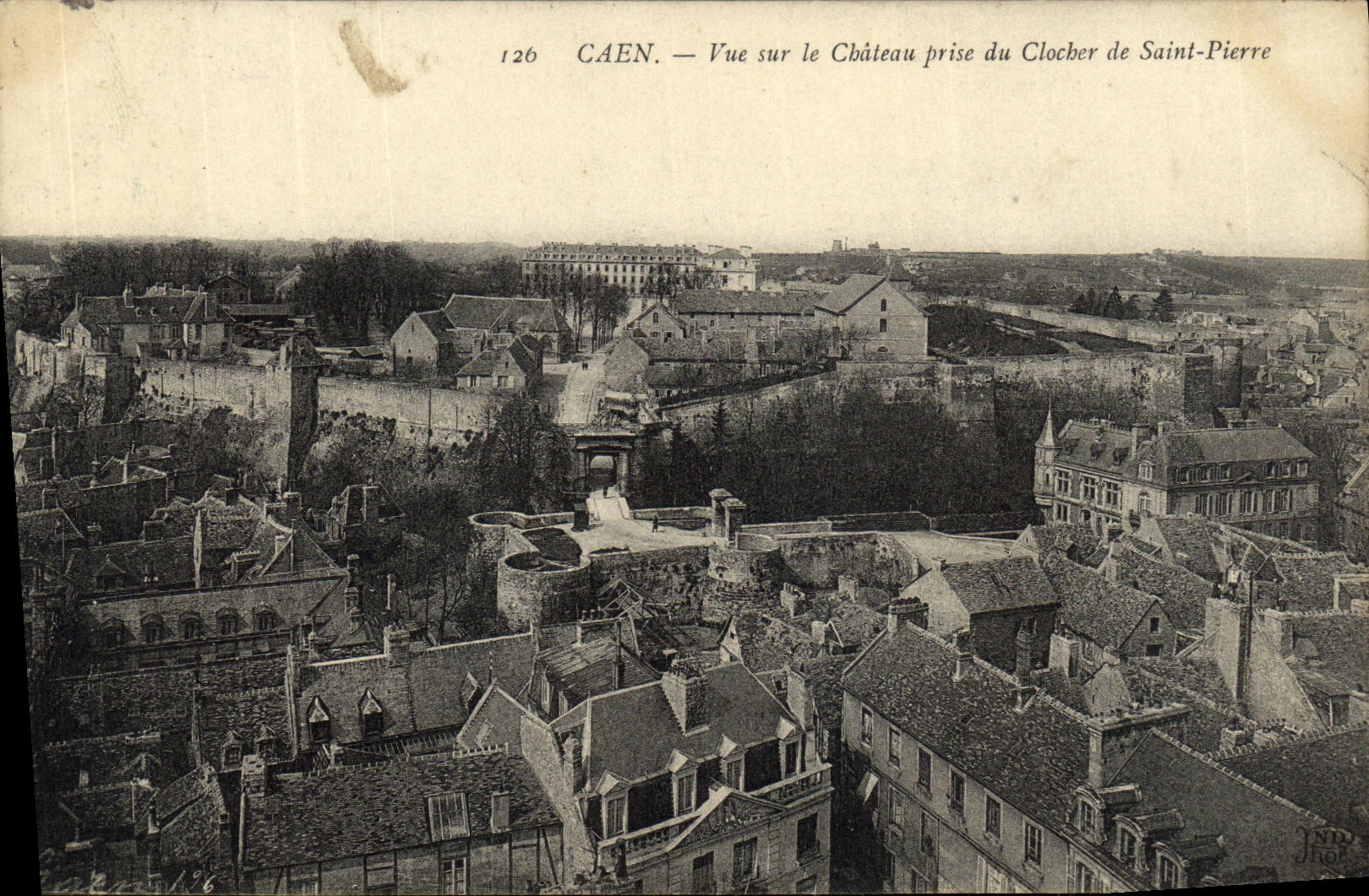 CPA Caen Vue sur le Chateau prise du Clocher de Saint Pierre