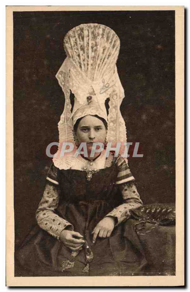 CPA La Normandie Coiffe Dite La Bourgogne Caen Folklore