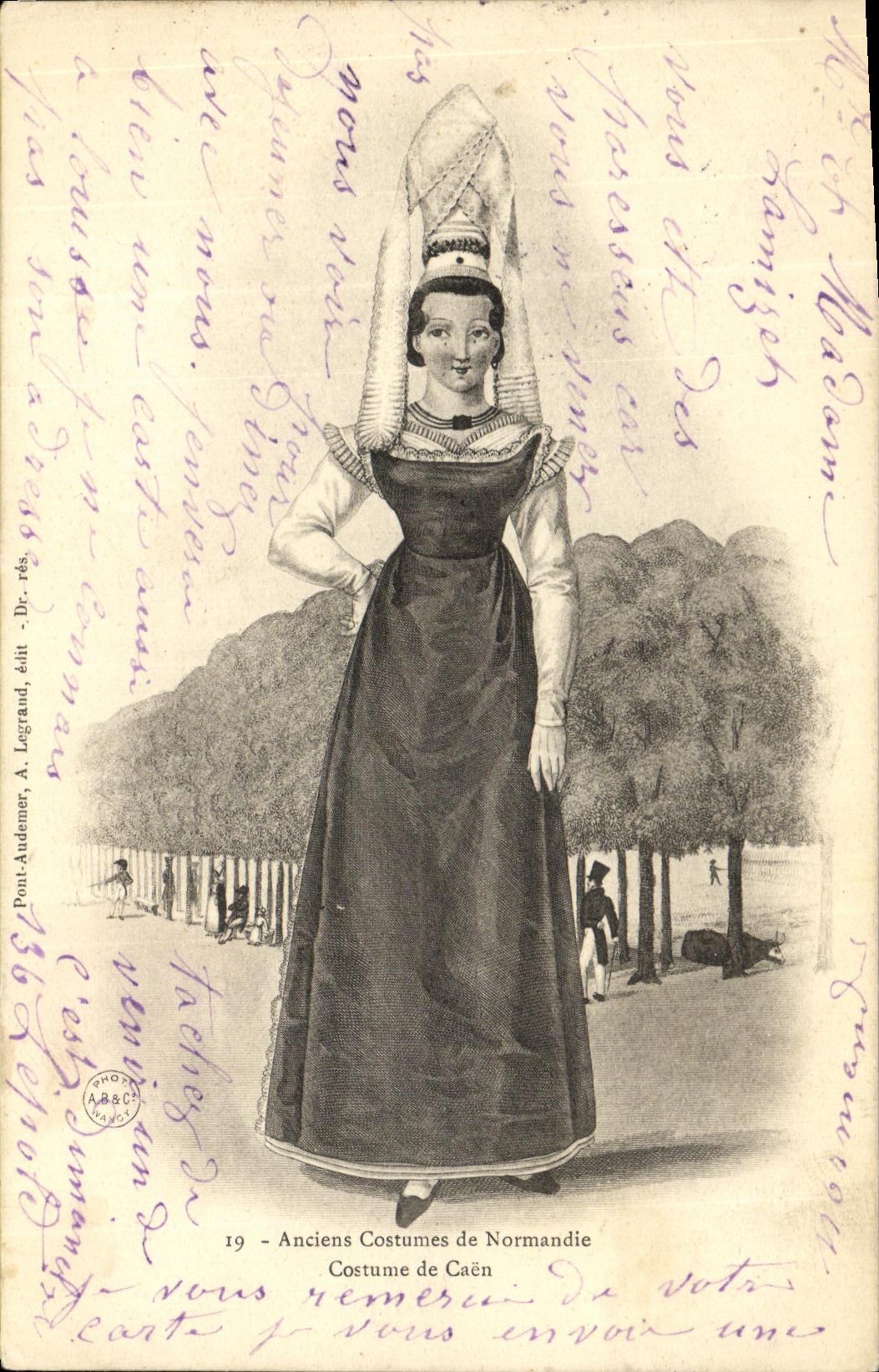 CPA Anciens Costumes de Normandie Costume de Caen Folklore