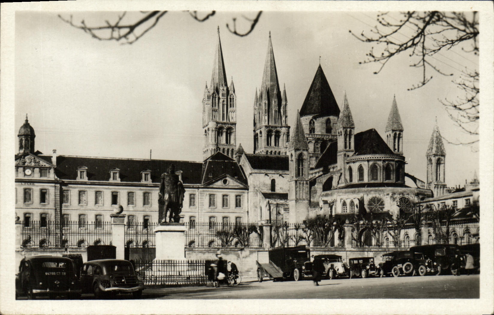 CPM Caen Le Lycee Malherbe et l Abisde St Etienne 