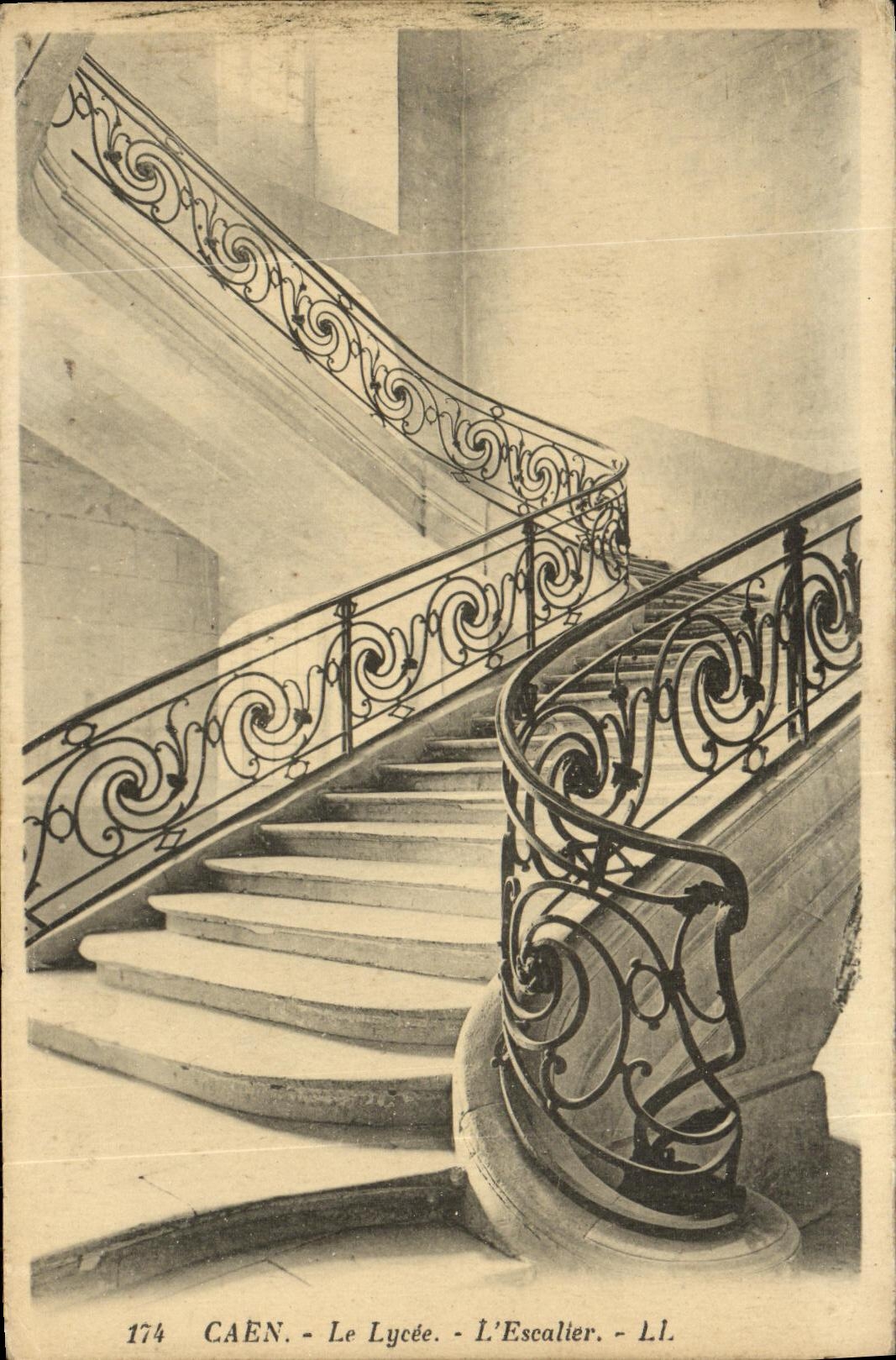 CPA Caen Le Lycee L Escalier